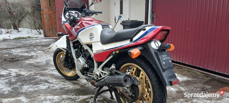 Honda VF 750F benzyna Honda sprzedam