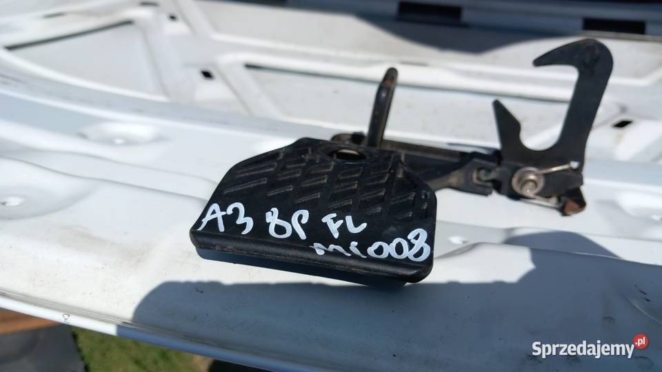 AUDI A3 8P LIFT MASKA DUZY GRILL LY9C Zbierkowo