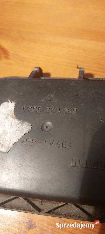 ZAŚLEPKA DEKIEL LAMPY LEWA PRZÓD 1305239169
