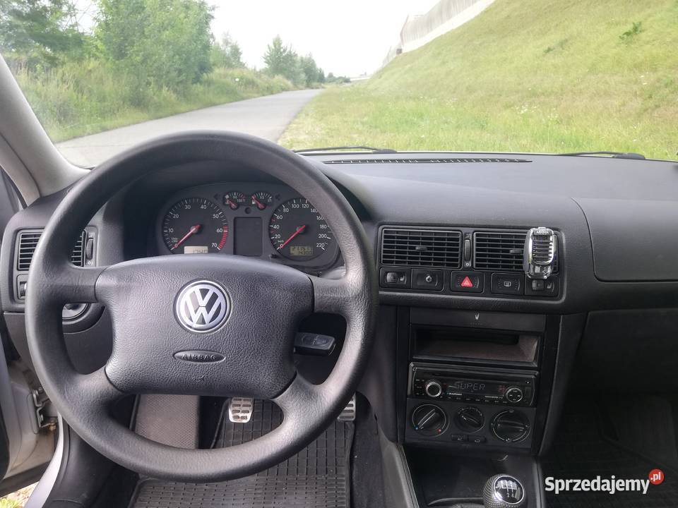 Volkswagen Golf 4 Rok produkcji 1998 Wrocław