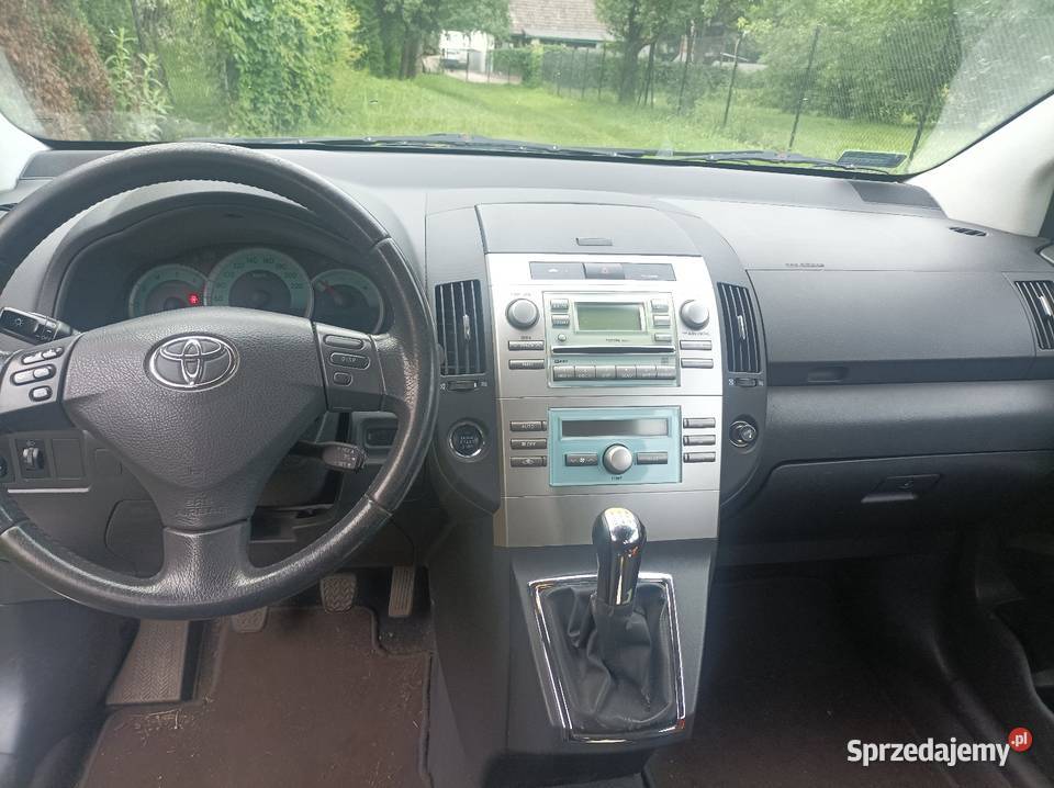 Toyota Corolla Verso 20 D4D 2005r srebrny Skoczów