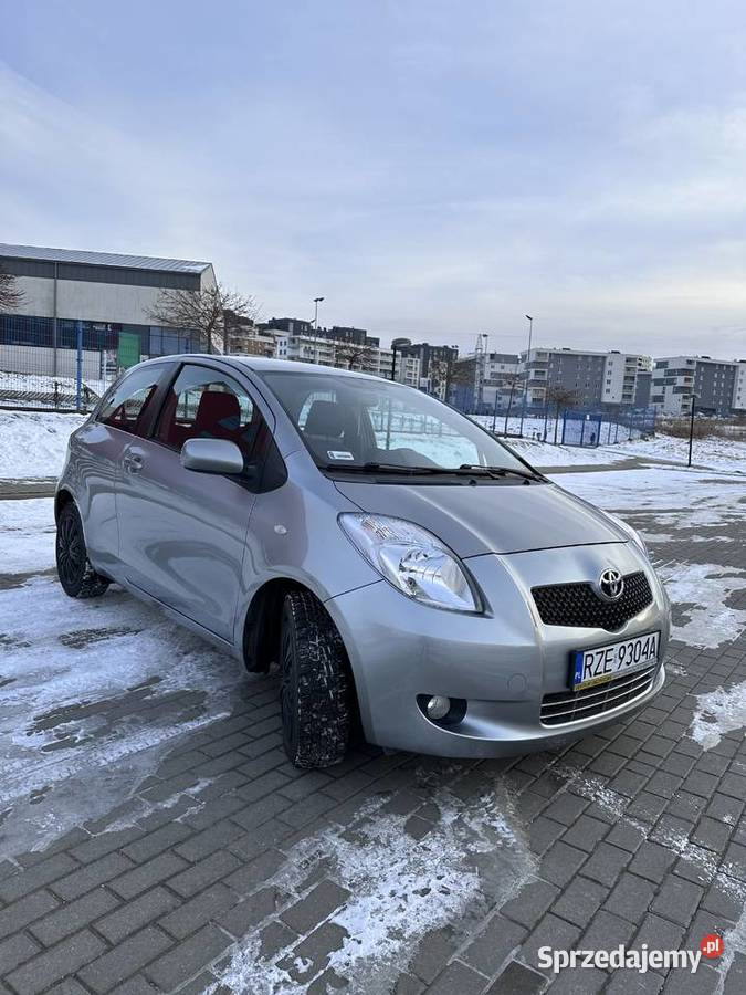 Toyota Yaris 22006Benzyna13 nieuszkodzony podkarpackie Zaczernie