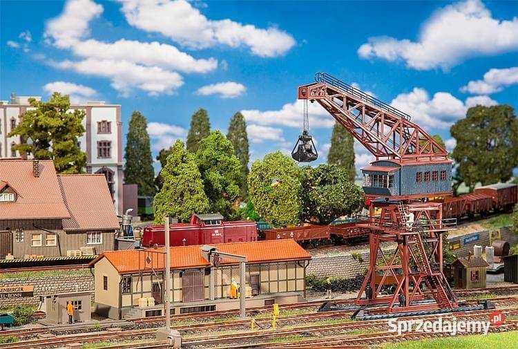 Modele ladowanie i przejazd kolejowy FALLER Lublin