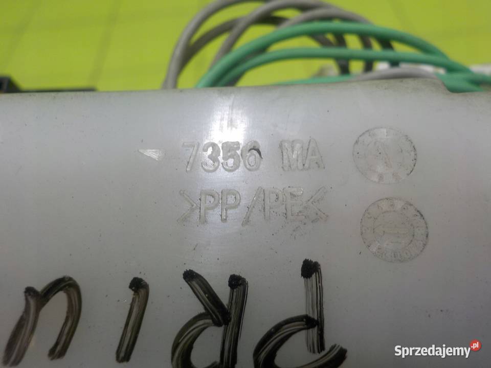 TOYOTA PRIUS III 10r 18 VVTI skrzynka Skrzynki bezpieczników Suków