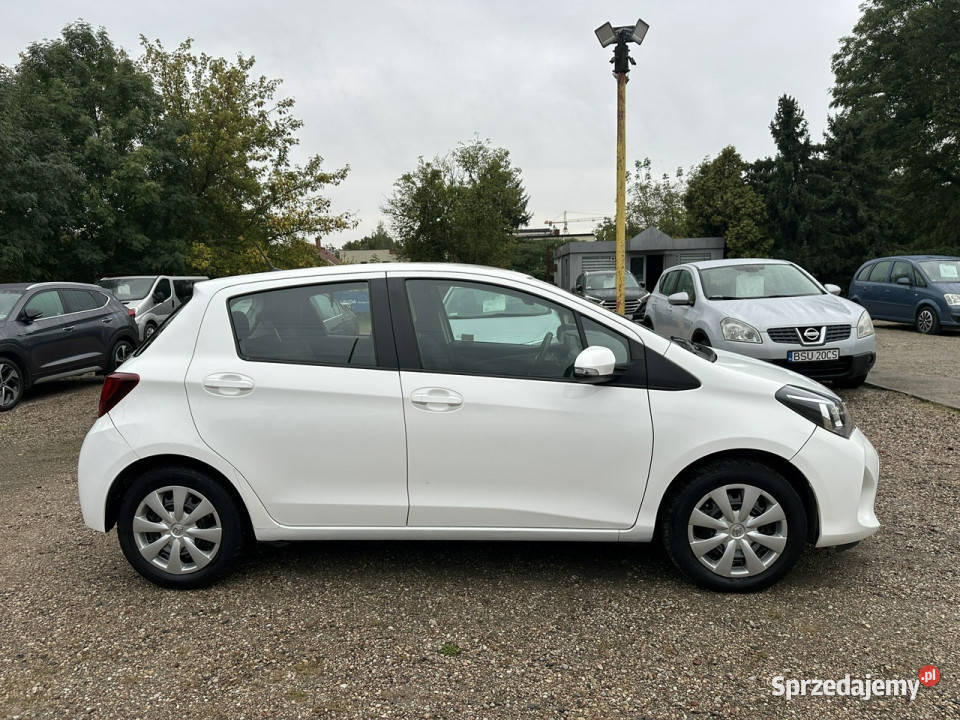 Toyota Yaris 133 99 BENZYNASalon IWŁF VAT Yaris