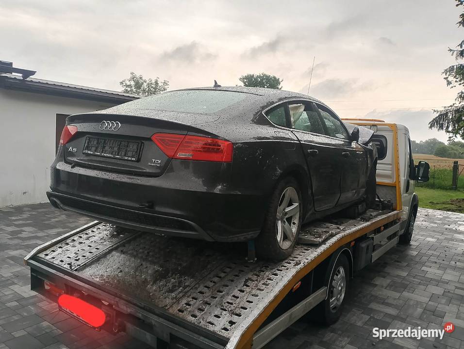 Klapa zderzak sline w kolor LZ7L lampy neon lift Rok produkcji 2016 Mława