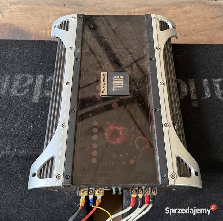 JBL Clarion subwoofer i wzmacniacz