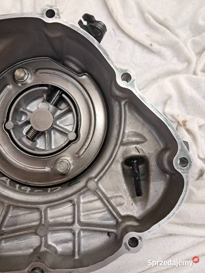 Pokrywa sprzęgła honda cbr125 jc39