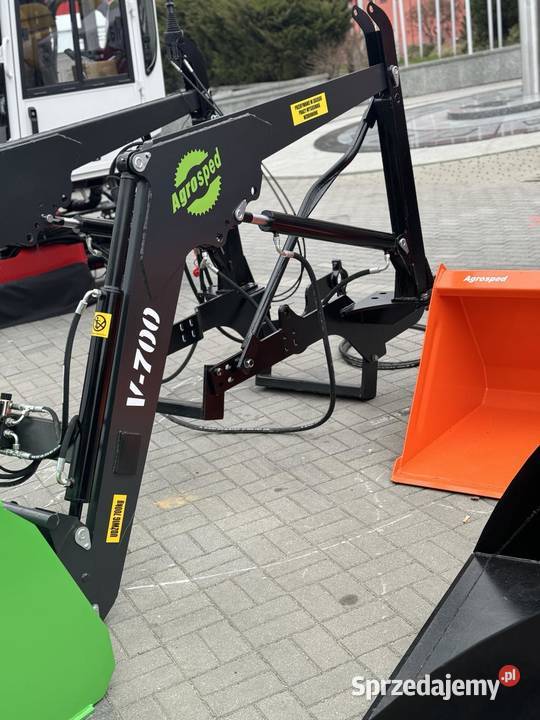 Ładowacz czołowy firmy Agrosped model V700 nieuszkodzony podkarpackie Baranów Sandomierski