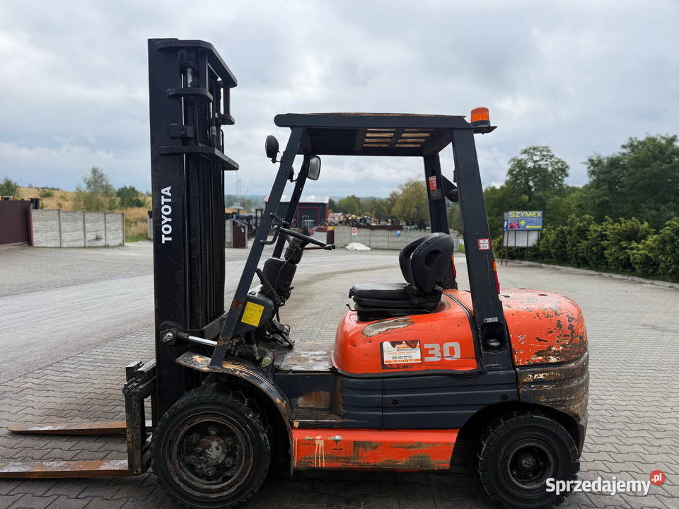 wózek widłowy TOYOTA 6FDF30 1999 przesuw boczny Działoszyn