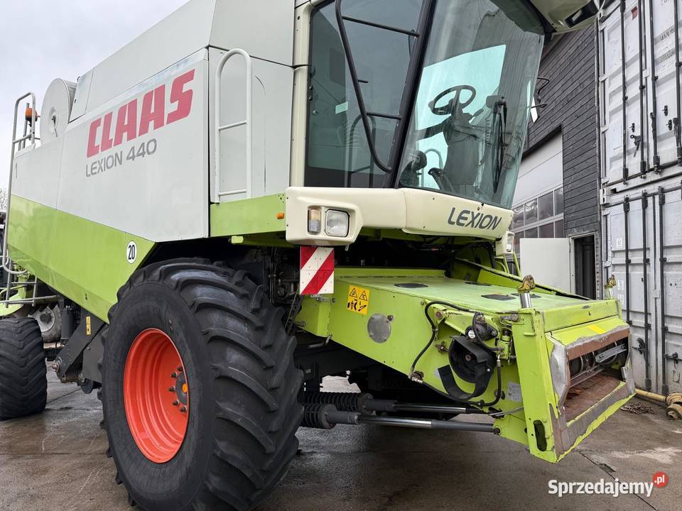 Kombajn zbożowy Claas Lexion 440 2002 heder V660 Nowa Ruda