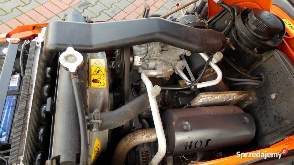 Traktor KUBOTA B2350 4x4 Pług Posypywarka łódzkie