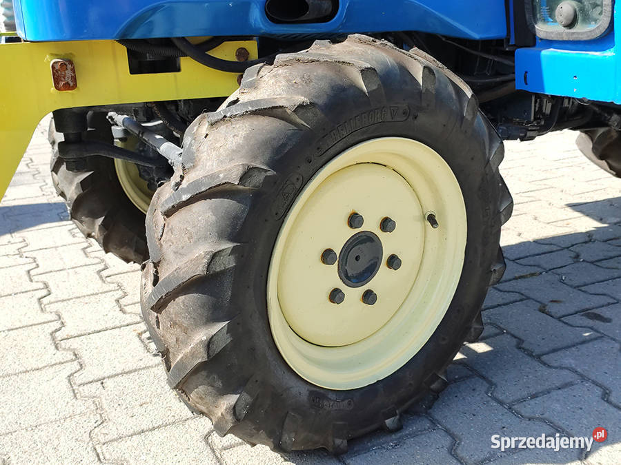 traktor Iseki 325 kabina 4x4 hydrostat 2002