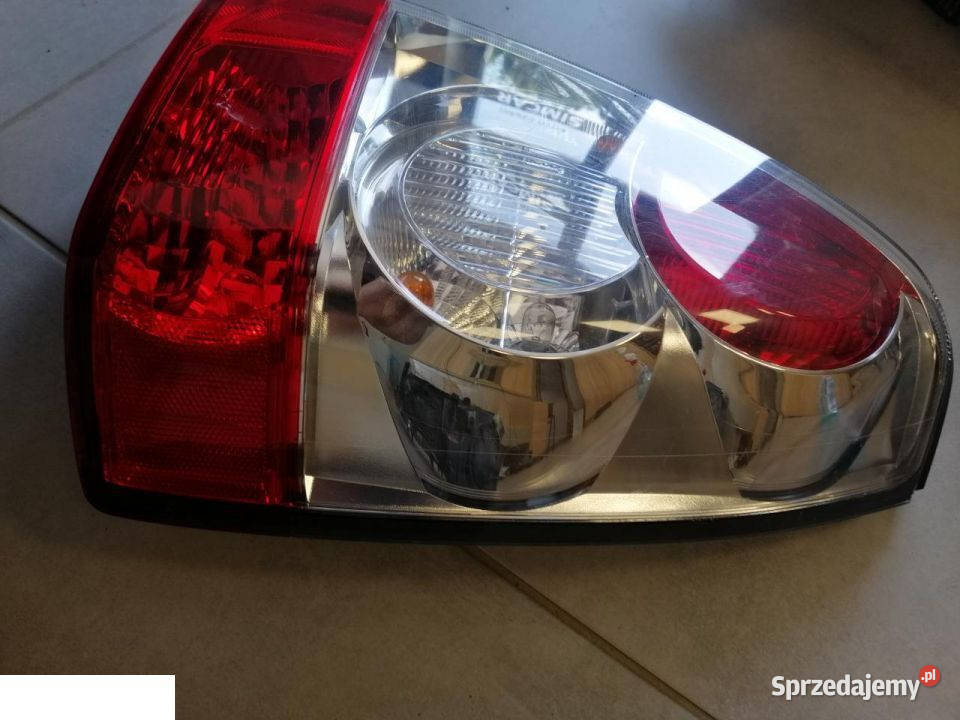 Subaru Forester lift lampa prawy tył Kozubszczyzna sprzedam