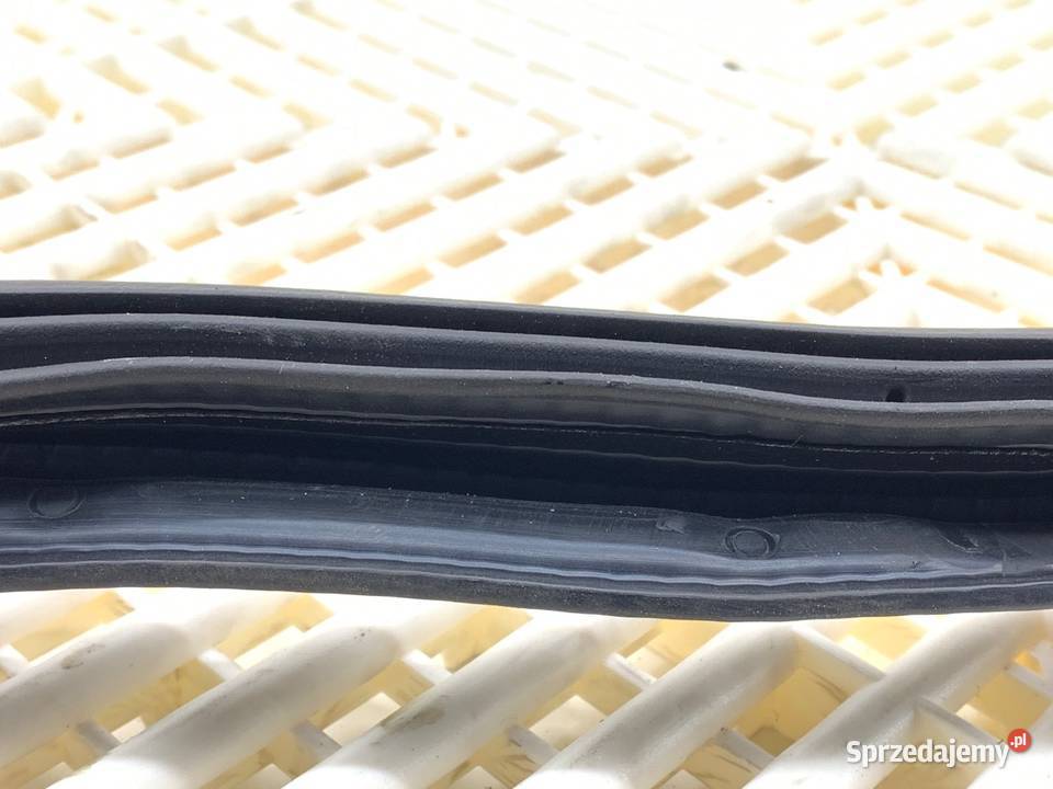 USZCZELKA DRZWI TYŁ PRAWA AUDI Q7 4M SUV podkarpackie