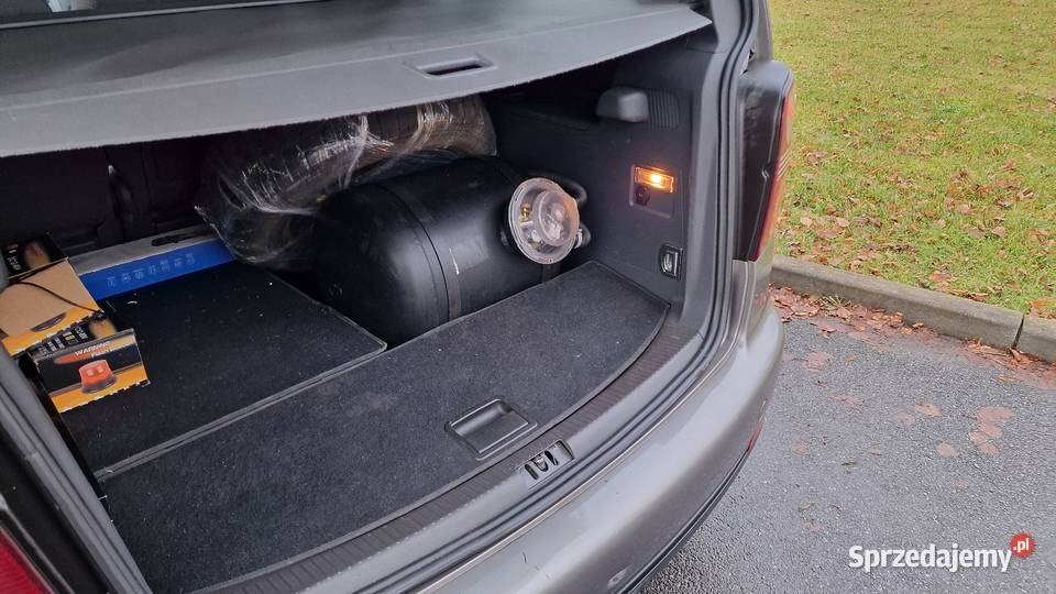 Volkswagen touran 16 mpi gaz MPV Touran Kutno