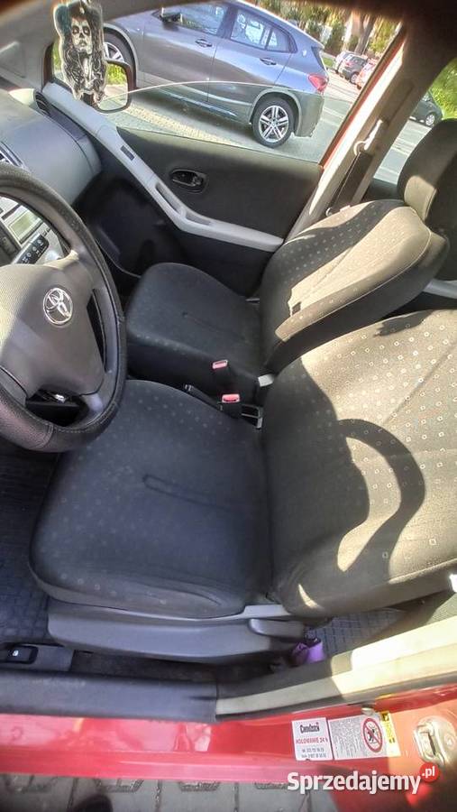 Sprzedam Toyotę Yaris z 2006 r 10 benzyna 184000 Piaseczno