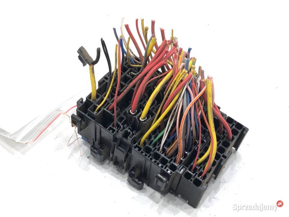 SKRZYNKA BEZPIECZNIKÓW DACIA DOKKER Hatchback 16