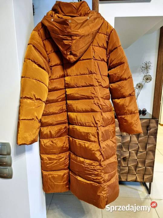 Piękny pikowany płaszcz z kapturem Inny materiał Kurtki i płaszcze Poznań sprzedam