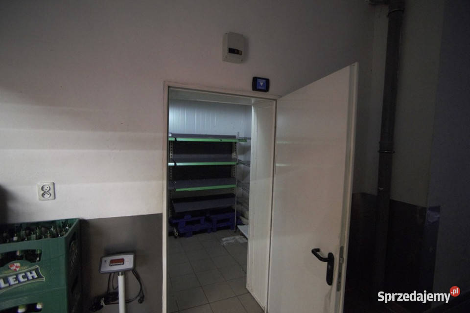 Budynek usługowohandlowy Trawniki centrum 3056zł/m2