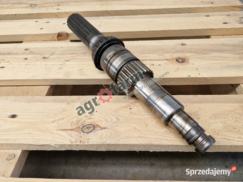 Wałek John Deere 6810 6910 6930 Skrzynia biegów Byków