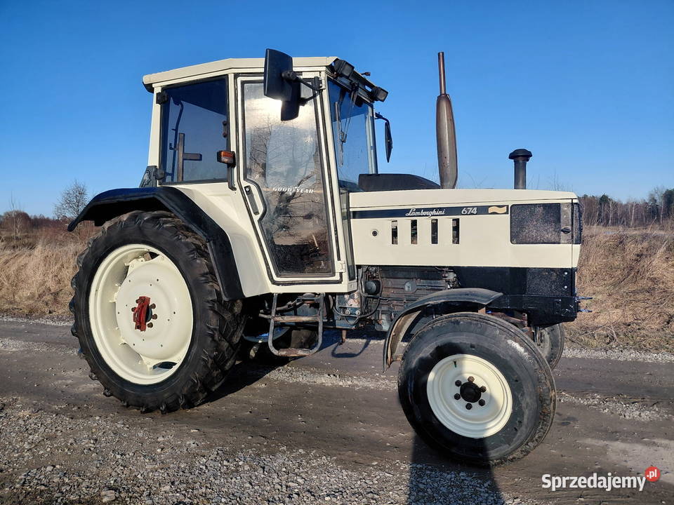 Traktor Lamborghini 674 Buśno