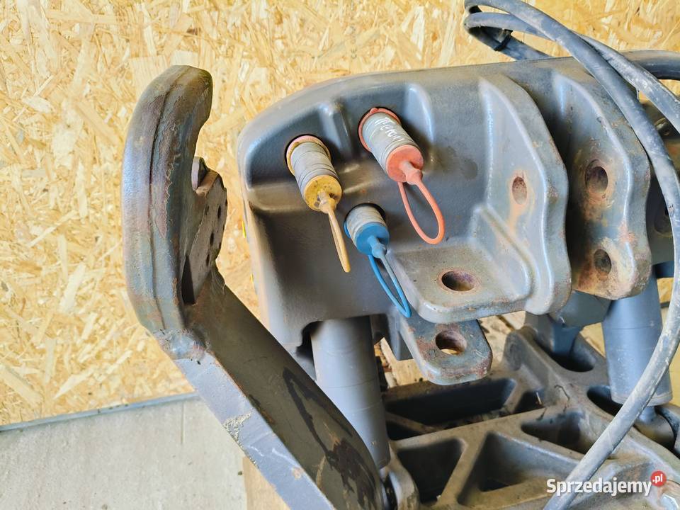 Claas Axion 840 CMatic 2013r A09 240 Przedni Tuz Stalewo