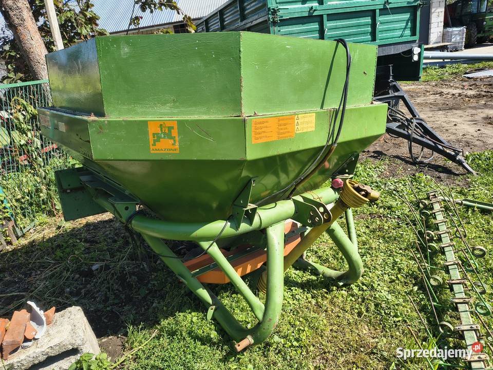 Rozsiewacz amazone zau 900 Amazone Morawsko sprzedam