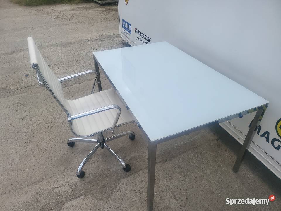 Stół Fotel krzesło biurowe Chojna