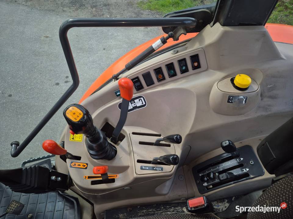 Ciagnik rolniczy Kubota M 8540