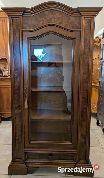 piękna witrynaserwantka czeczota orzechsklep Dąbrowa Górnicza