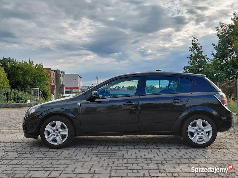 OKAZJA Opel Astra H III CZARNY 16 benzyna nieuszkodzony Dąbrowa Górnicza