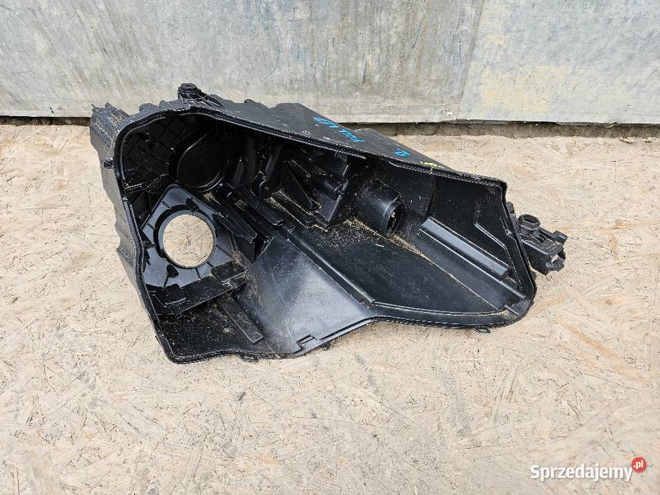 SKODA KAROQ PUSZKA LAMPY PRAWA PRZÓD FULL LED osobowe Pozostałe Międzychód sprzedam