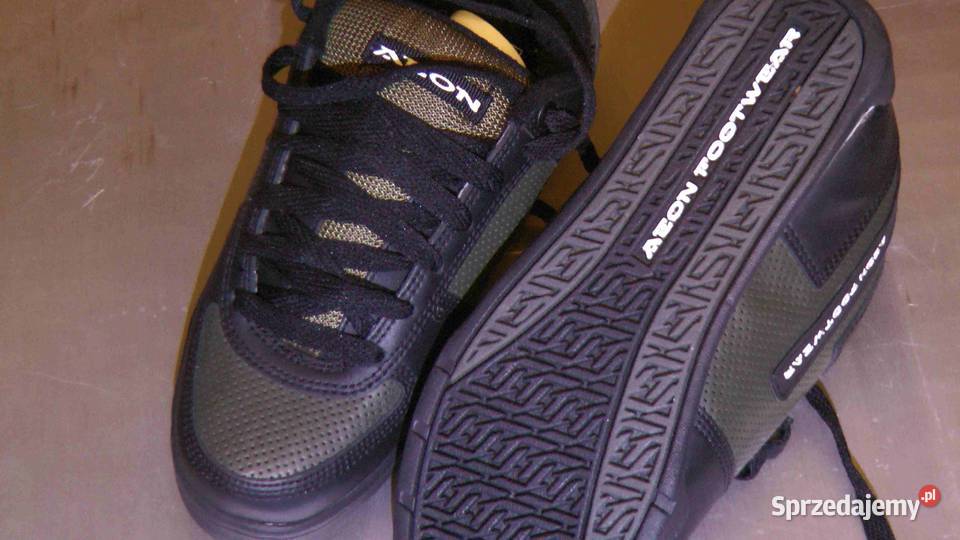 Bluza Clinic Buty na deske DC Vans sprzedam