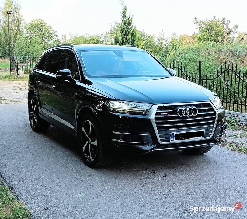 Audi Q7 SLine 7 osobowy noktowizor skrętna oś łopatki zmiany biegów Adamów sprzedam