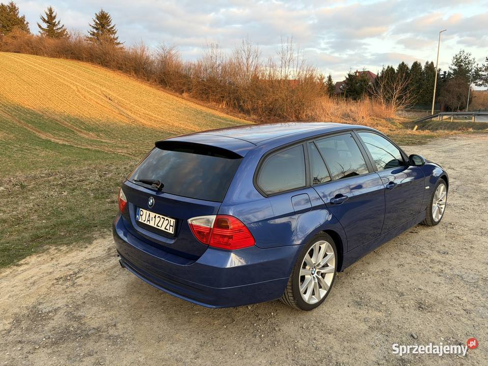 BMW Serii 3 E91 2008 lakier metallic Jarosław