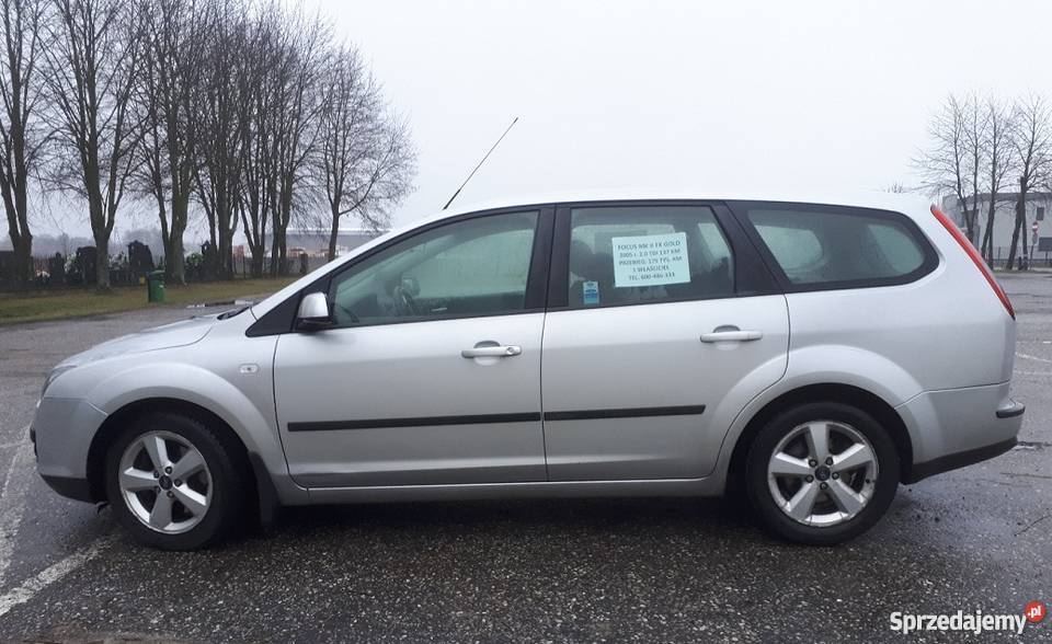 Ford Focus kombi srebrny metalic serwisowany w ASO Motoryzacja Swarzędz