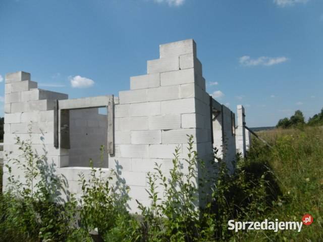 Syndyk sprzeda zabudowaną nieruchomość w Kanigowo