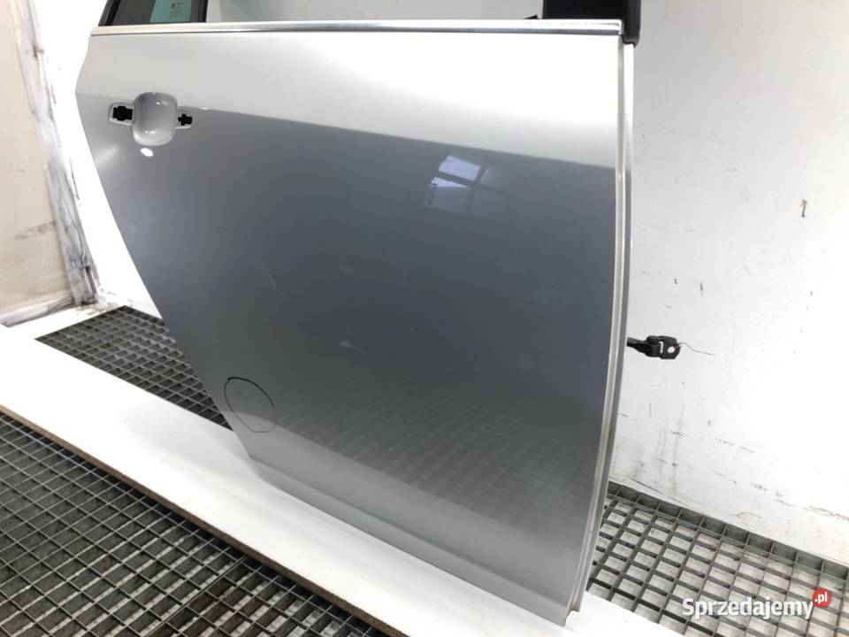 DRZWI TYŁ PRAWE OPEL INSIGNIA A Kombi 0817 Drzwi