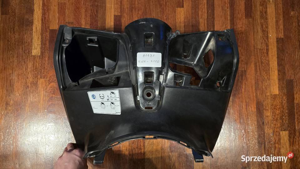 Honda PCX 0913 kokpit osłona kolan 81131KWN7100 Łódź