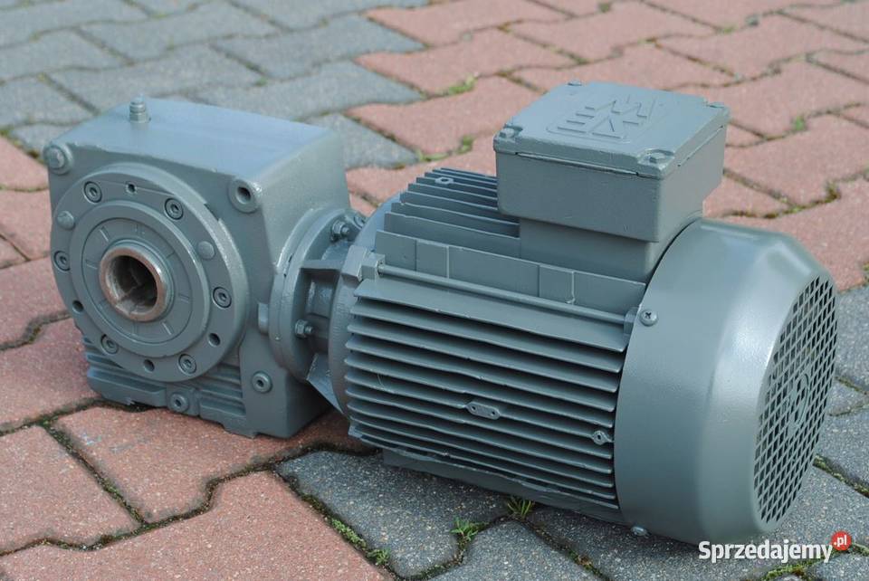 Motoreduktor kątowy 22kw 195obrmin firmy SEW Kargowa