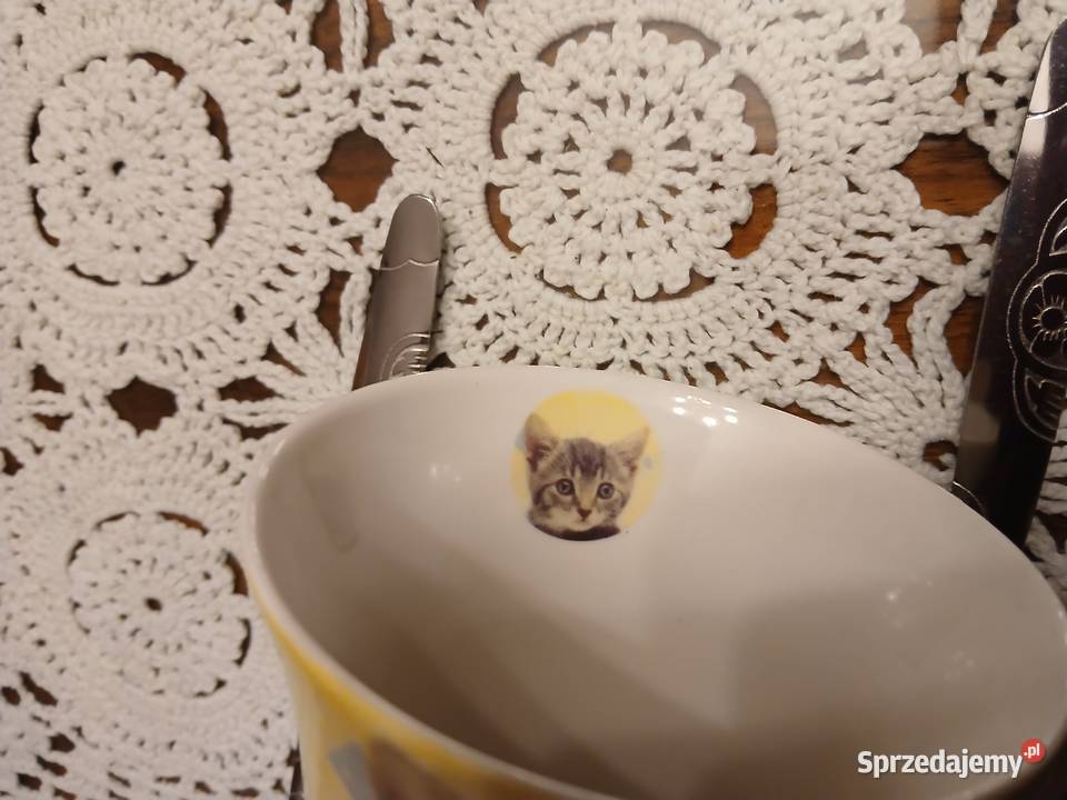 Kubki porcelanowe ze zwierzętami sygnowane