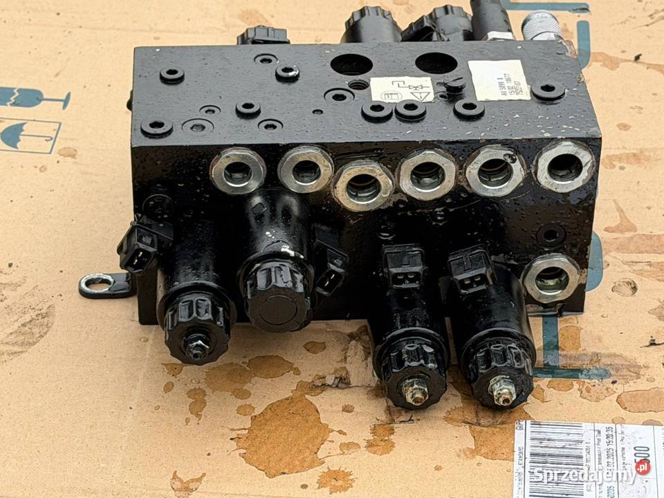 Rozdzielacz hydrauliczny AV5899 8 śląskie Antonie
