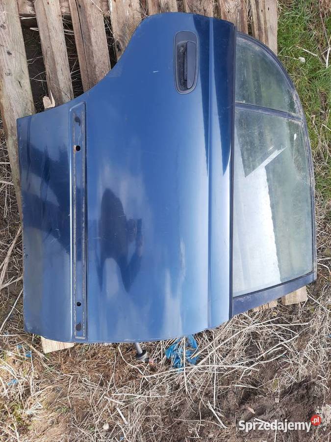 Toyota Carina e sedan drzwi prawy tył