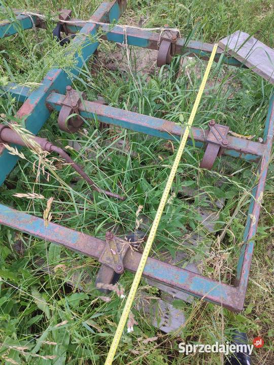 Kultywator pług rozsiewacz