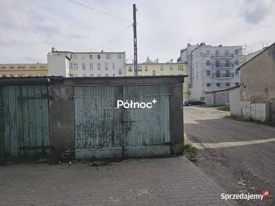 Ełk Armii Krajowej garaż w centrum miasta