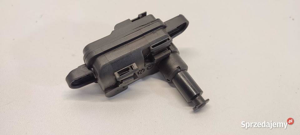 AUDI A3 8Y SIŁOWNIK KLAPKI WLEWU 8V0862159A