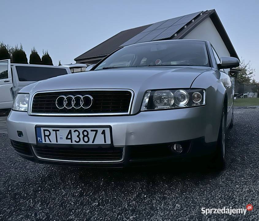 Audi A4 16 MPI 102 Rok produkcji 2002 Tarnobrzeg