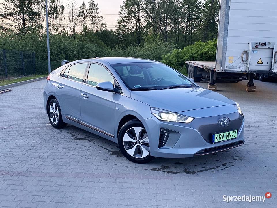 Hyundai Ioniq 28 kWh 162000km sprzedam