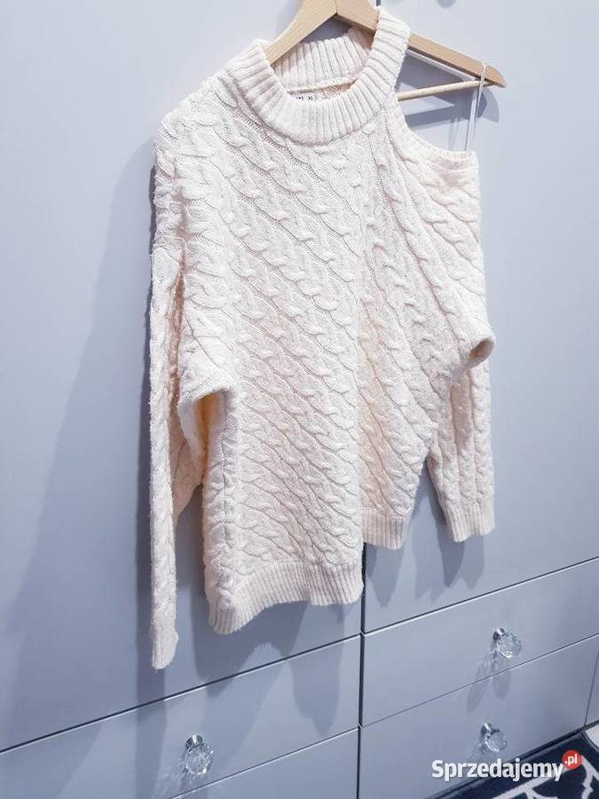 Damski dzianinowy sweter z ozdobnym wycięciem Dąbrowa Górnicza